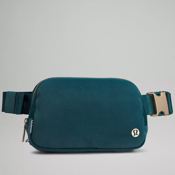 Lululemon Everywhere Belt Bag Velour Green Jasper & Gold Crossbody Bag Nwt EBB - Picture 1 of 6